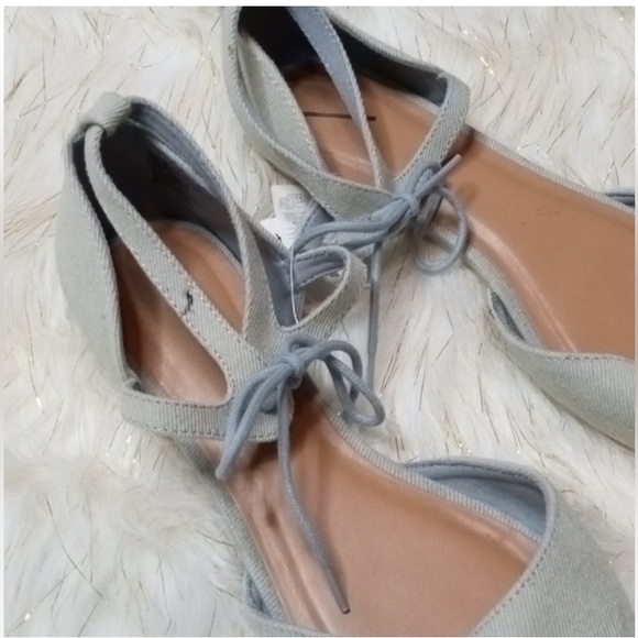 Gap Pointed Toe Flats - Picture 2 of 7